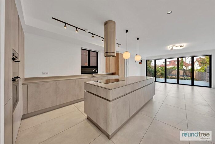 5 Bedroom House To Rent In The Ridgeway, Golders Green, NW11