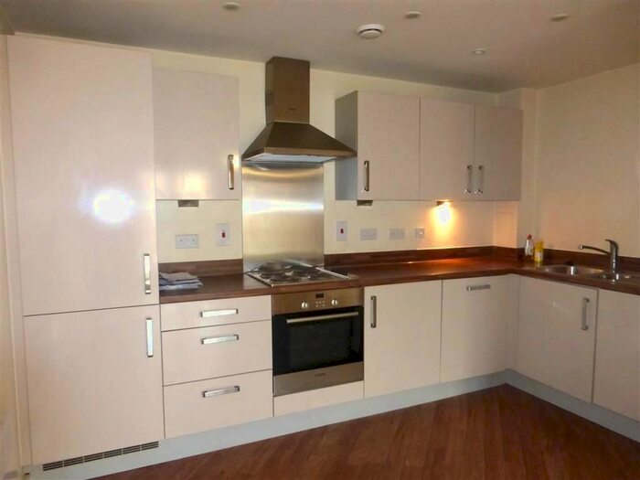 2 Bedroom Flat To Rent In Viridian Square, Aylesbury, HP21