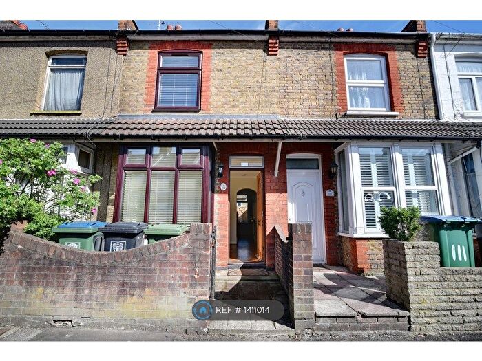 2 Bedroom Terraced House To Rent In Chester Road, Watford, WD18