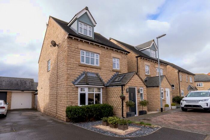 4 Bedroom Detached House For Sale In Ivy Bank Close, Ingbirchworth, S36