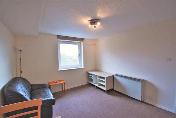 1 Bedroom Flat To Rent In Kersal Way, The Peninsula Building, M7