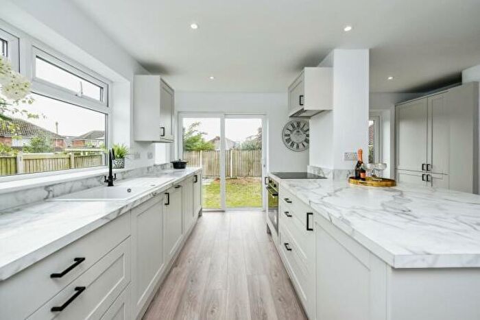 4 Bedroom Semi-Detached House To Rent In Sunnymede Drive, Maghull, L31