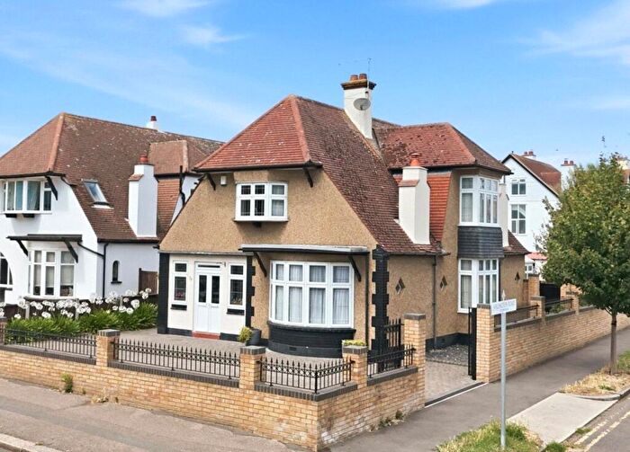 4 Bedroom Detached House For Sale In Southchurch Boulevard, Southend-on-Sea, Essex, SS2