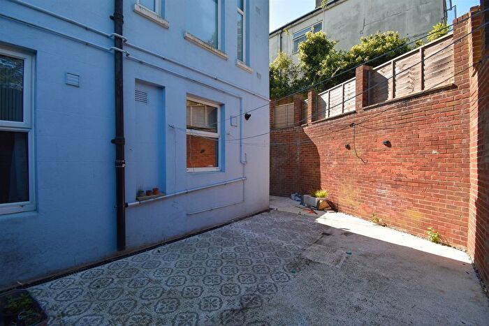 1 Bedroom Flat To Rent In St Leonards, East Sussex, TN38