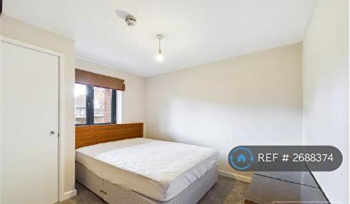 1 Bedroom Flat To Rent In Home Court, Reading, RG1