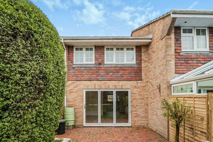 3 Bedroom House To Rent In Wainsford Road, Pennington, SO41