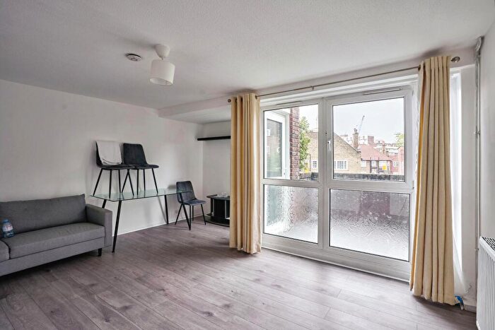 4 Bedroom Flat To Rent In Black Prince Road, SE11