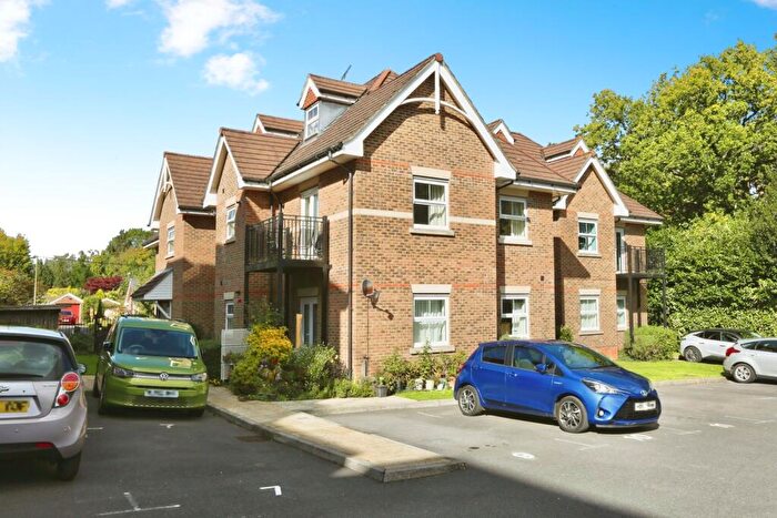 3 Bedroom Apartment To Rent In Hursley Road, Chandlers Ford, SO53