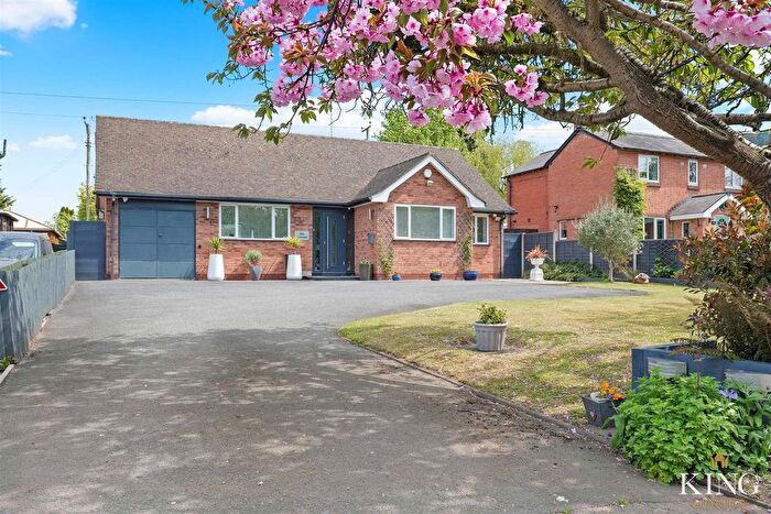 3 Bedroom Detached Bungalow For Sale In Birmingham Road, Mappleborough Green, Studley, B80