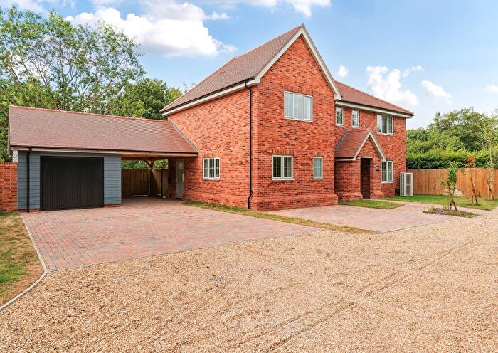 4 Bedroom Detached House For Sale In Westergate Street, Chichester, PO20