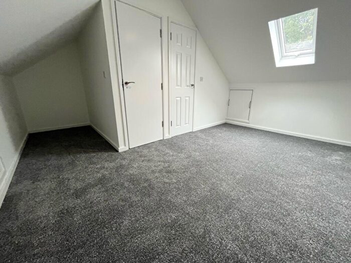 2 Bedroom Apartment To Rent In Toledo Road, Southend On Sea, SS1