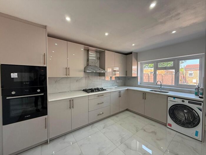 4 Bedroom Property To Rent In Hampshire Avenue, Slough, SL1
