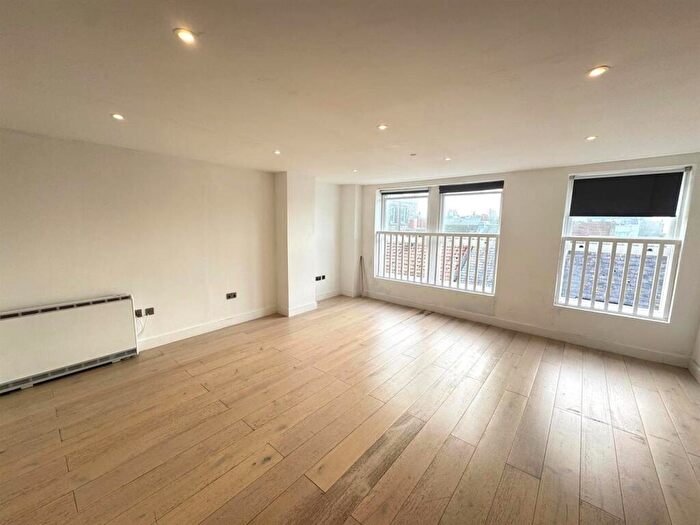 1 Bedroom Apartment To Rent In A Western Road, Brighton, BN1
