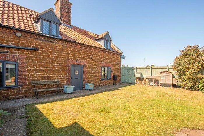 4 Bedroom Barn Conversion For Sale In South Beach Road, Heacham, PE31