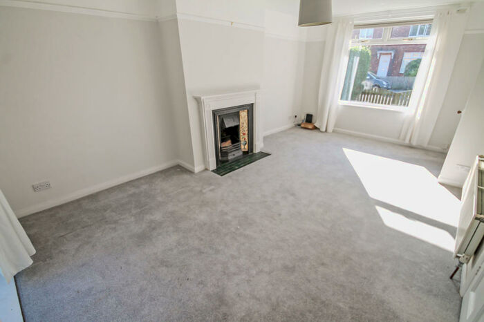 3 Bedroom Semi-Detached House To Rent In Langdale Gardens, Headingley, Leeds, LS6