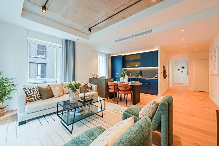 3 Bedroom Flat For Sale In GoodLuck Hope, Canary Wharf, E14