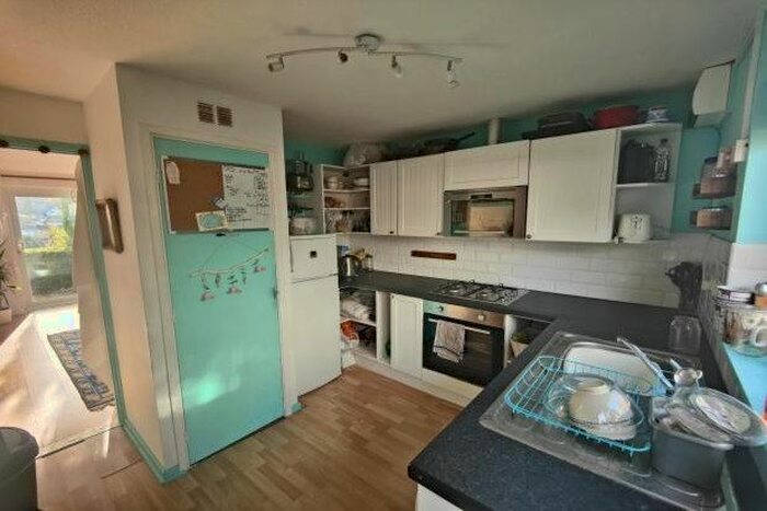 2 Bedroom Bungalow To Rent In South View, Penryn TR10