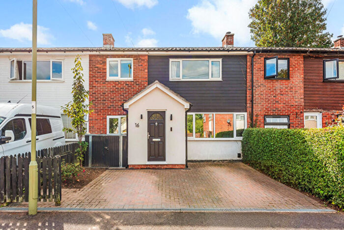 3 Bedroom Terraced House For Sale In Barnes Close, Sarisbury Green, Southampton, SO31