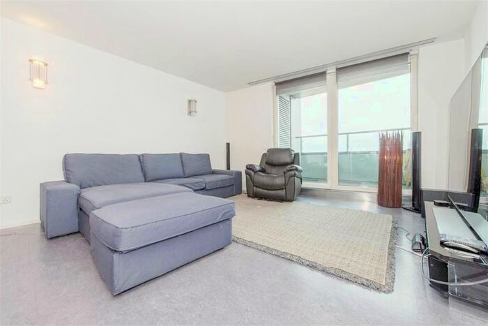 2 Bedroom Flat To Rent In Westminster Bridge Road, London, SE1