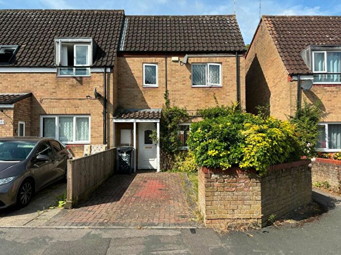 3 Bedroom Semi-Detached House To Rent In Godolphin Close, Swindon, Wiltshire, SN5