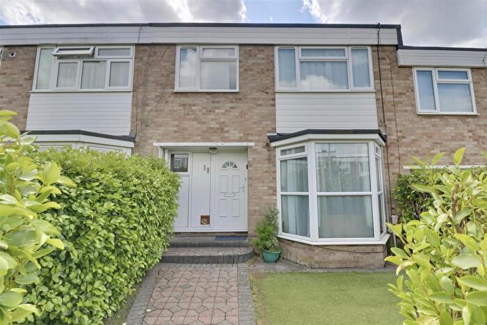 4 Bedroom Terraced House For Sale In Roland Close, Waterlooville, PO8