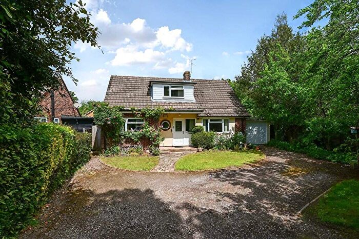 4 Bedroom Detached House For Sale In Hawley Road, Blackwater, GU17