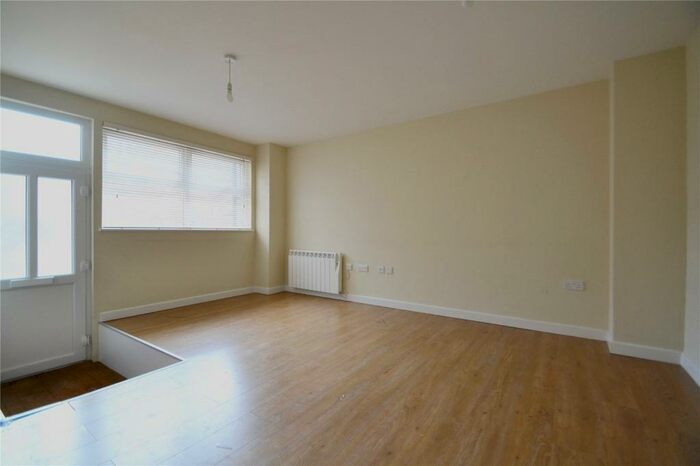 1 Bedroom Detached House To Rent In High Street, Bromley, Kent, BR1