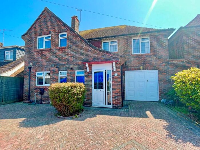 4 Bedroom Detached House For Sale In Parkside Avenue, Littlehampton, BN17