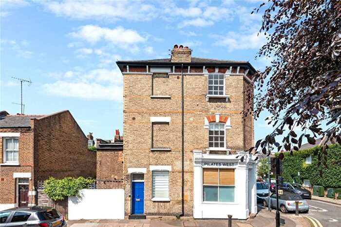 2 Bedroom End Terrace House For Sale In Aldensley Road, London, W6