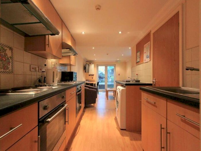 7 Bedroom Terraced House To Rent In Rhymney Street, Cathays, Cardiff, CF24