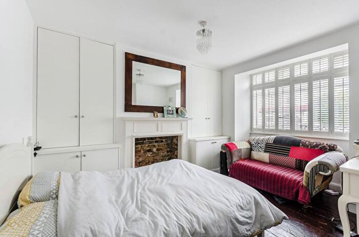 4 Bedroom Maisonette For Sale In Dorset Road, , Mitcham, CR4