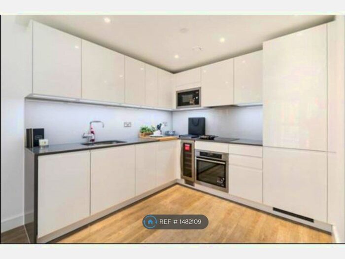 1 Bedroom Flat To Rent In Brent House, London, SW8