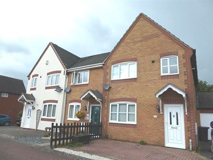 3 Bedroom House To Rent In May Close, Swindon, SN2