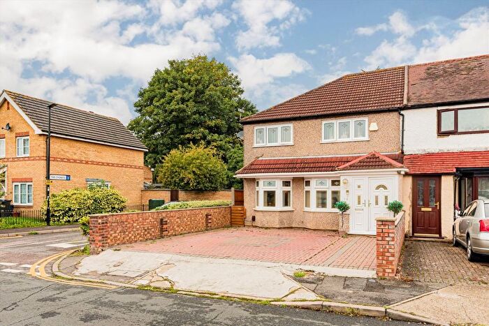4 Bedroom Property To Rent In Grove Crescent, Feltham, TW13
