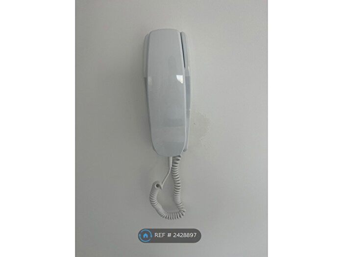 Studio To Rent In Colwood Gardens, London, SW19