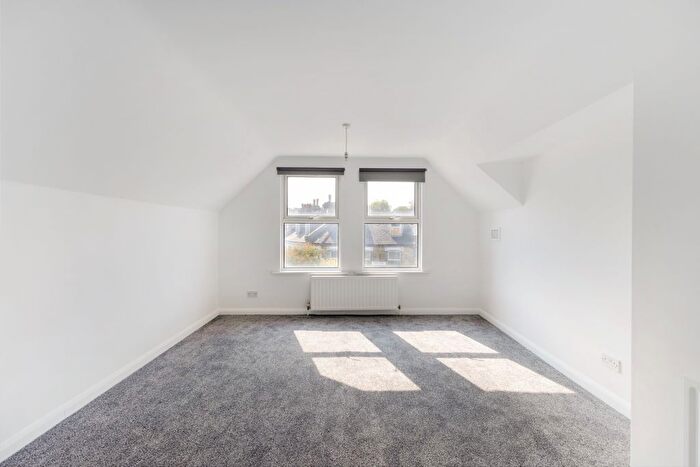 2 Bedroom Flat To Rent In Gipsy Road, London, SE27