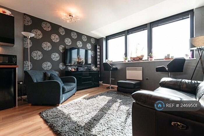 1 Bedroom Flat To Rent In Mann Island, Liverpool, L3