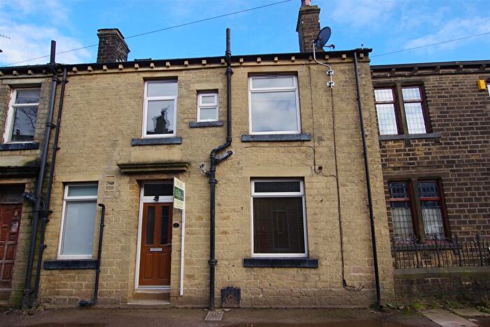2 Bedroom Terraced House To Rent In Thorne Street, Stainland, Halifax, HX4