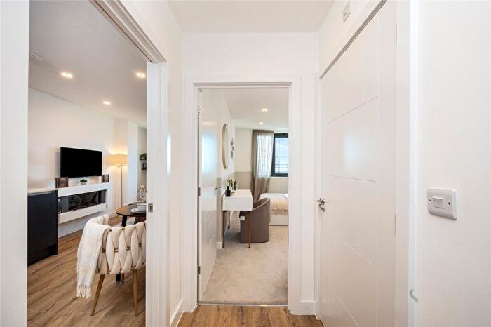 2 Bedroom Penthouse For Sale In Davigdor Road, Hove, East Sussex, BN3