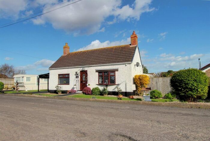 1 Bedroom Detached Bungalow For Sale In Highgate Lane, Sutton-On-Sea, LN12