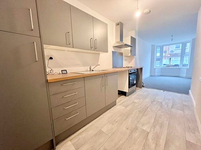 2 Bedroom Flat For Sale In Sea View Street, Cleethorpes, DN35