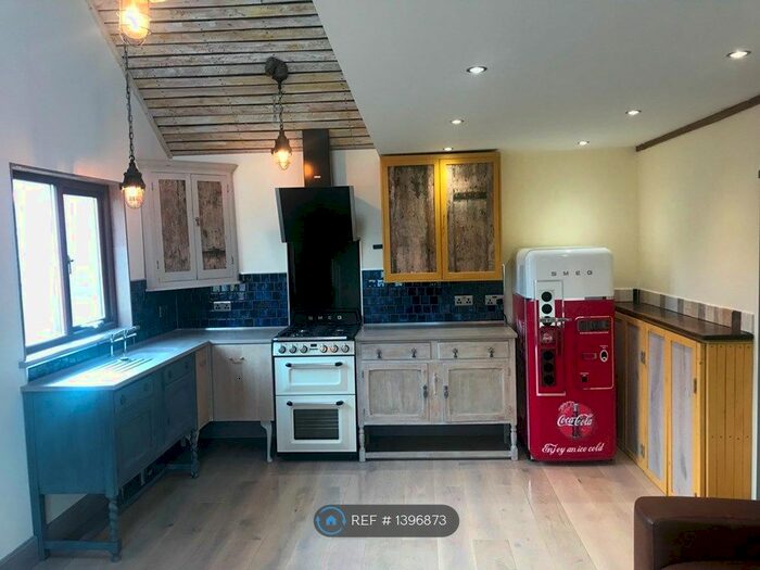 1 Bedroom Flat To Rent In Huntsmans Drive, Kinver, Stourbridge, DY7