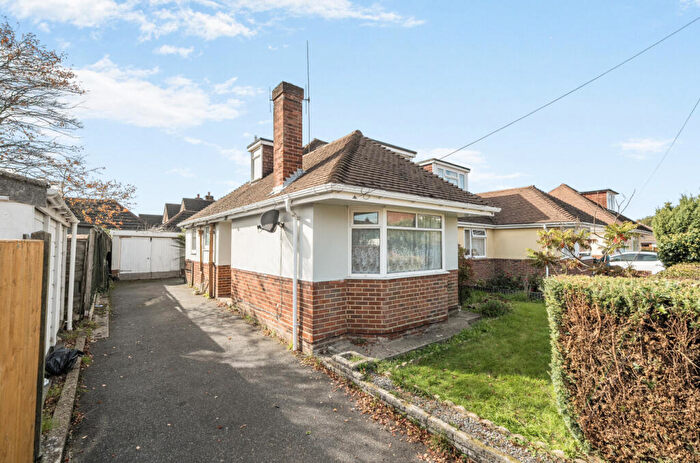3 Bedroom Bungalow For Sale In Pangbourne Close, Sholing, Southampton, Hampshire, SO19