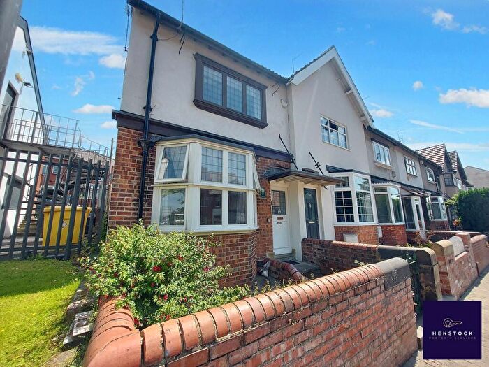 3 Bedroom End Of Terrace House To Rent In Rochdale Road, Middleton, Manchester, M24