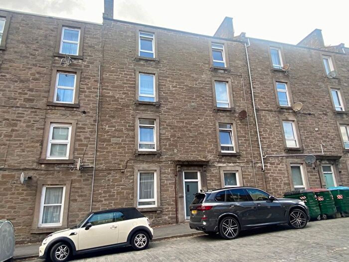 3 Bedroom Flat To Rent In Peddie Street, Dundee, (Off Hawkhill), DD1