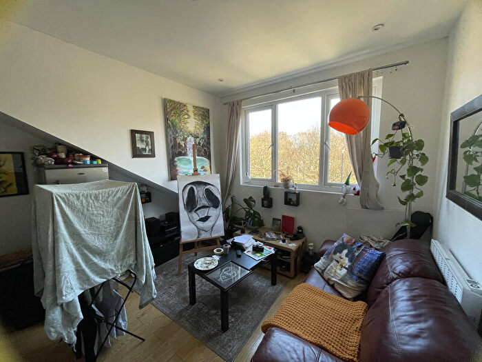 1 Bedroom Flat To Rent In Hyde Park Road, Hyde Park, Leeds, LS6