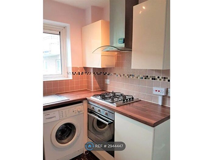 1 Bedroom Flat To Rent In Avonfield Court, London, E17