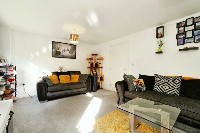 3 Bedroom Terraced House For Sale In Horsforde View, Leeds, LS13