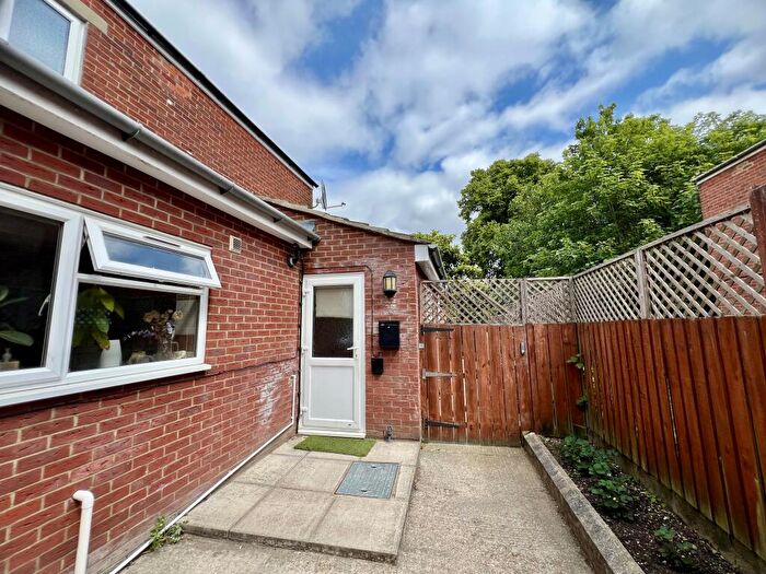 2 Bedroom House To Rent In Westridge Road, SO17