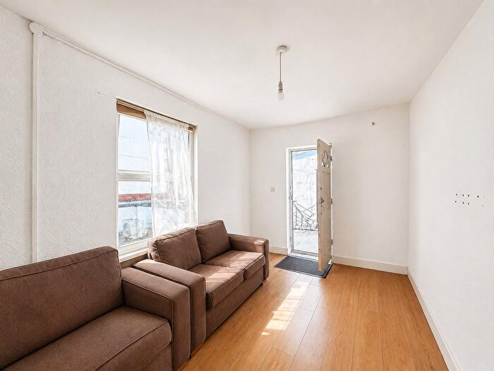 4 Bedroom Flat To Rent In Station Road, Harrow, HA1
